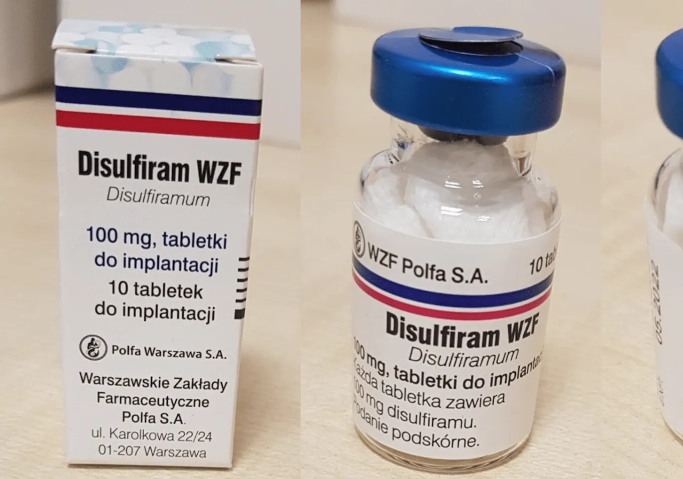 Wszywka alkoholowa Esperal / Disulfiram Poznań: fiolka disulfiramu obok opakowania leku